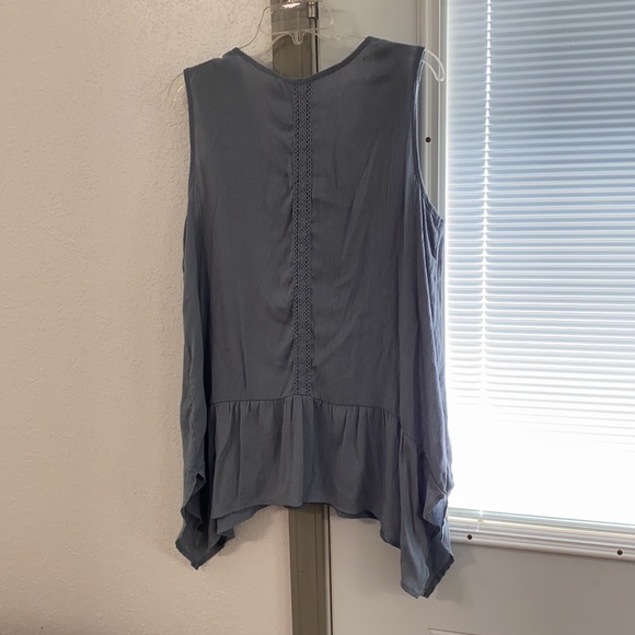 Knox Rose top NWOT!🌹 - Picture 3 of 3